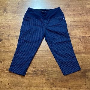 Intro. Revolutionary Tummy Control Woven Capris